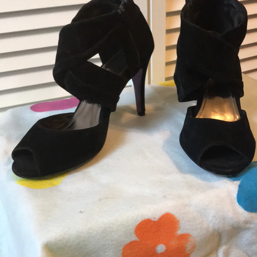Miss me black faux suede heels size 8